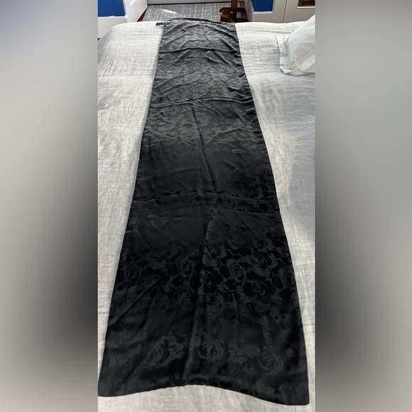 ECHO black damask 100% silk opera length scarf // soirée shoulder wrap - Picture 4 of 7